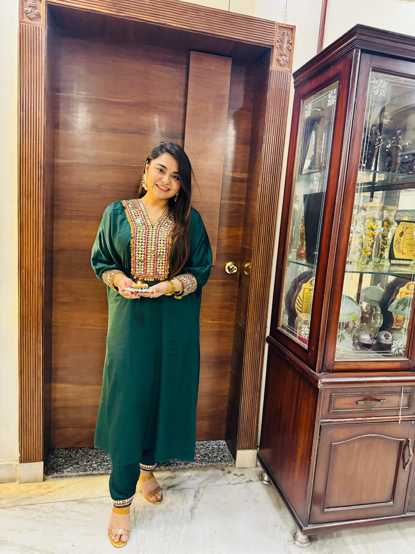 Embroidery green suit